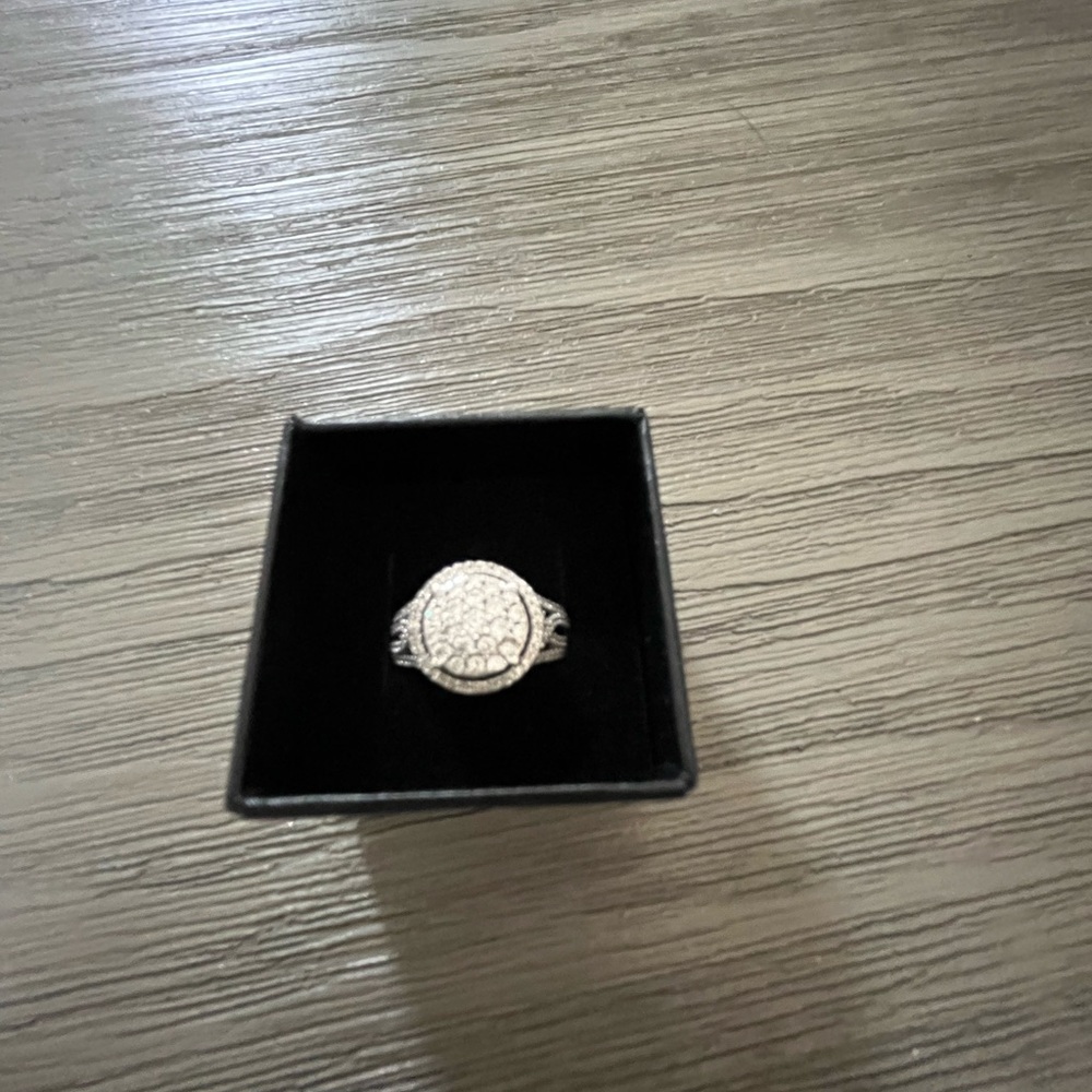 Zales white gold and diamond ring size 7 1/2